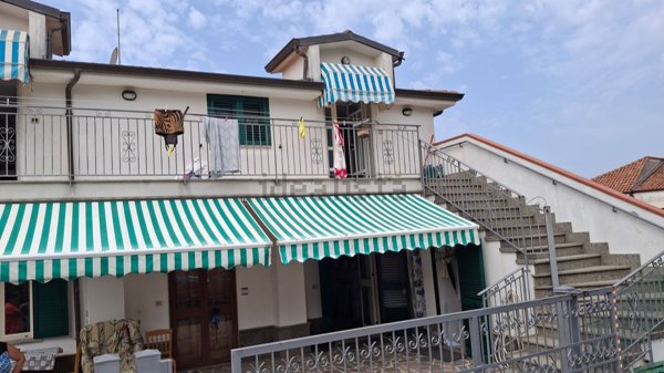 casa indipendente in vendita a Centola in zona Forìa