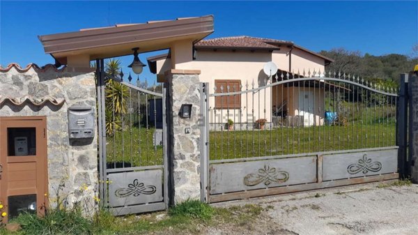 casa indipendente in vendita a Centola in zona Palinuro