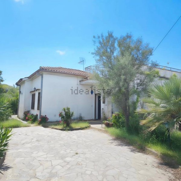 casa indipendente in vendita a Centola in zona Palinuro