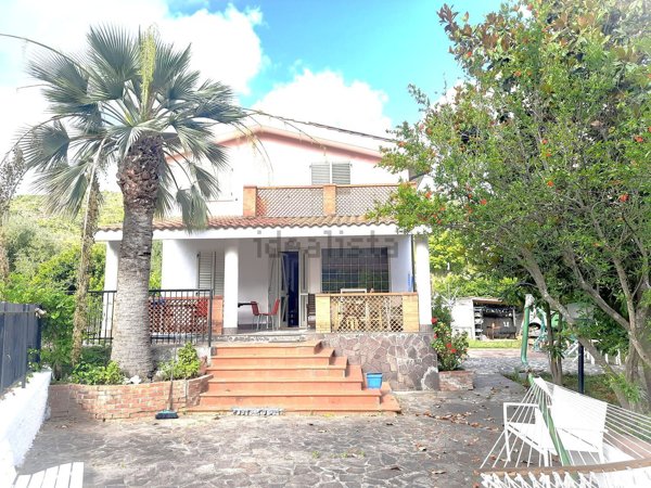 casa indipendente in vendita a Centola