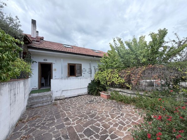casa indipendente in vendita a Centola in zona Forìa