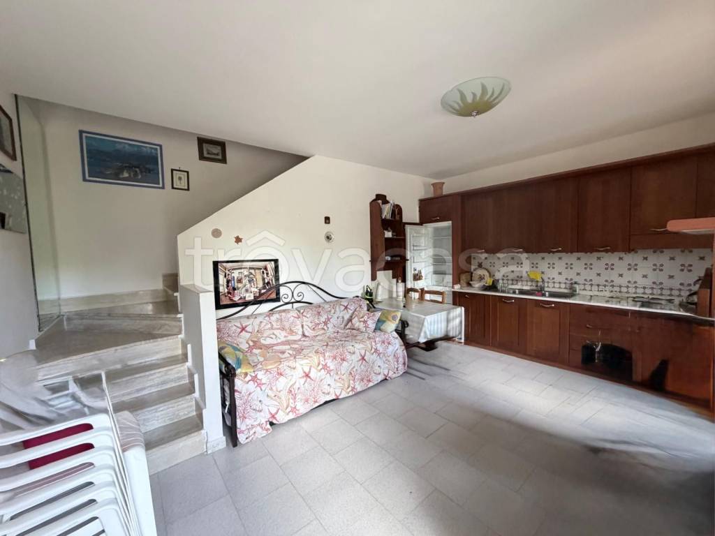 appartamento in vendita a Centola in zona Forìa