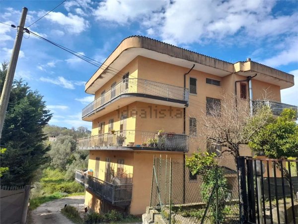 appartamento in vendita a Centola in zona Forìa