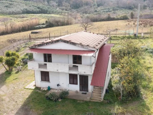 casa indipendente in vendita a Ceraso in zona Metoio