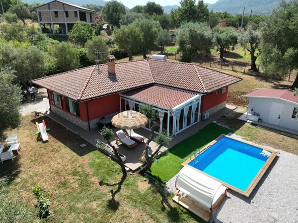 casa indipendente in vendita a Ceraso