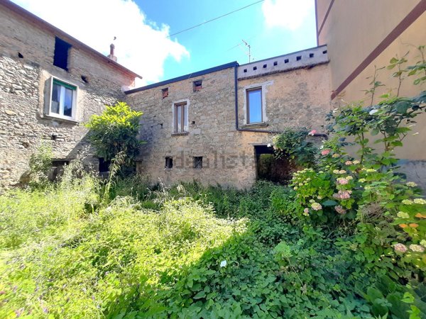 appartamento in vendita a Ceraso in zona Massascusa