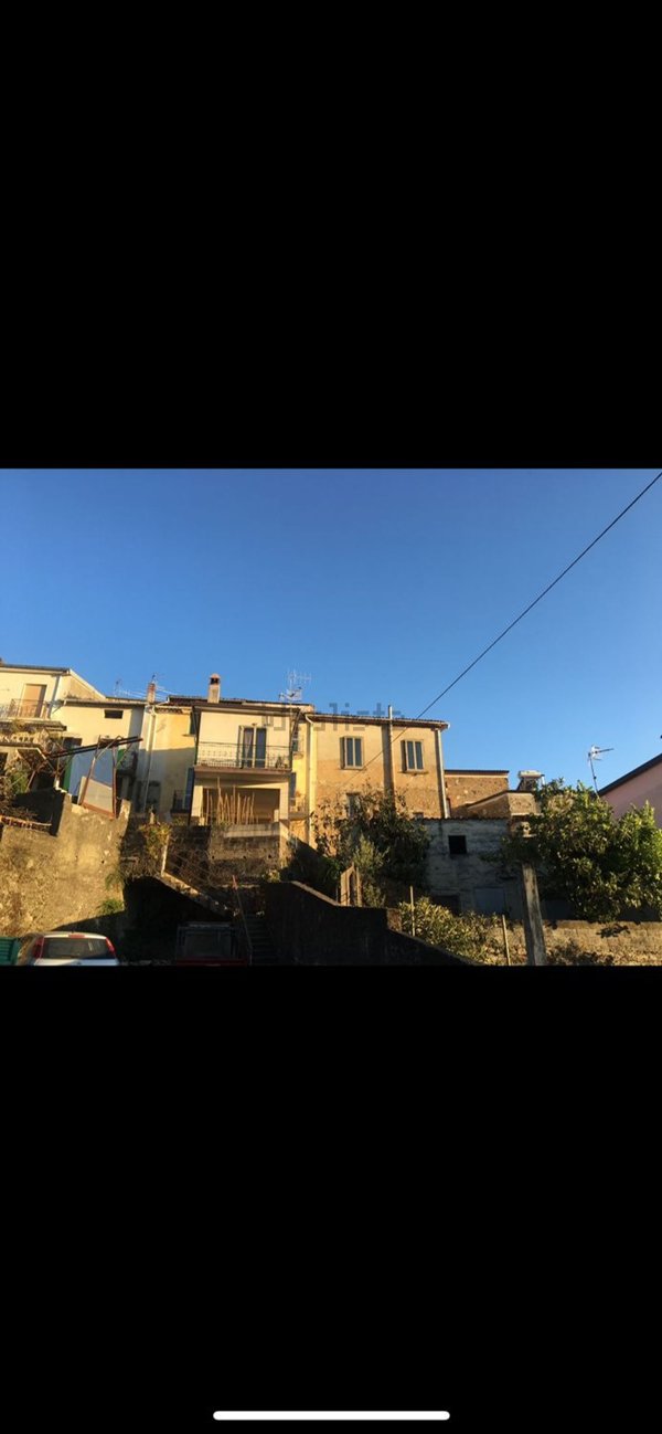 appartamento in vendita a Ceraso in zona Santa Barbara