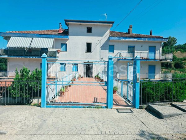 appartamento in vendita a Ceraso in zona Santa Barbara