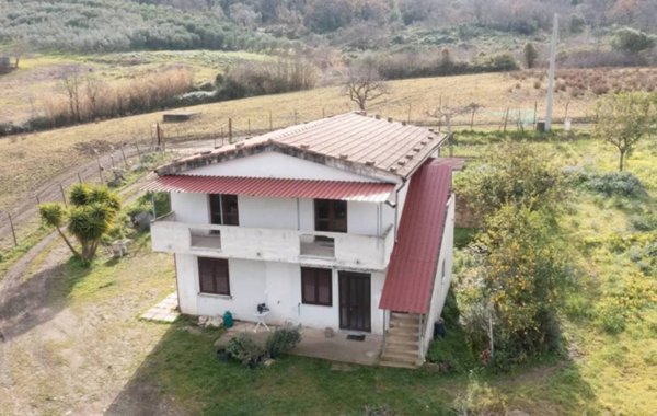 casa indipendente in vendita a Ceraso in zona Metoio