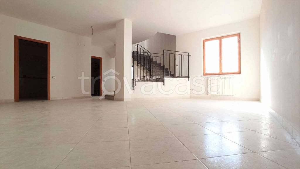 casa semindipendente in vendita a Corbara