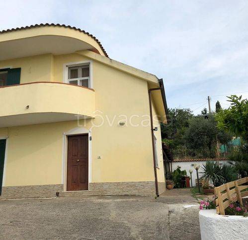 casa indipendente in vendita ad Eboli
