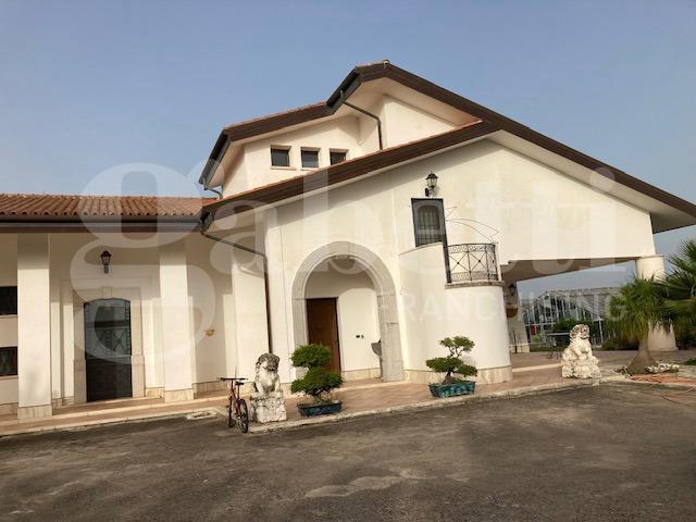 casa indipendente in vendita ad Eboli in zona Prato