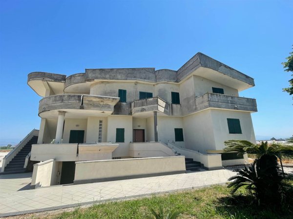casa indipendente in vendita ad Eboli in zona Santa Cecilia