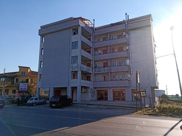 appartamento in vendita ad Eboli in zona Santa Cecilia