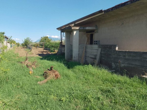 casa indipendente in vendita ad Eboli in zona Boscariello