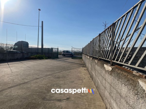 ufficio in vendita ad Eboli in zona Cioffi
