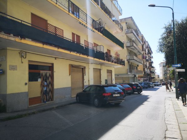 locale commerciale in vendita ad Eboli