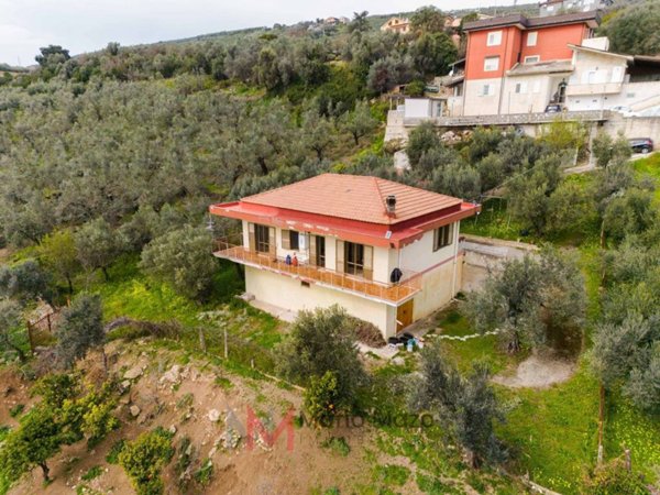 casa indipendente in vendita ad Eboli