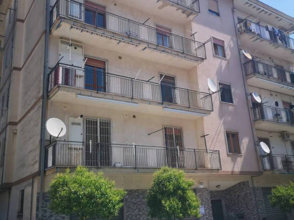 negozio in vendita ad Eboli