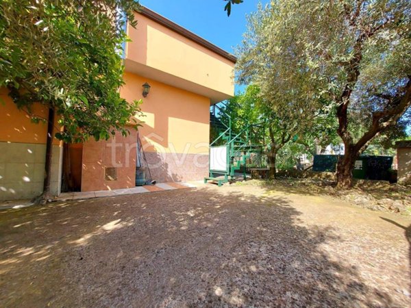 casa indipendente in vendita ad Eboli