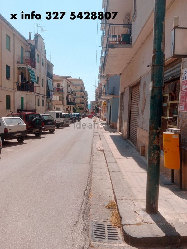 locale di sgombero in vendita ad Eboli