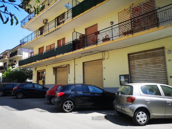 negozio in vendita ad Eboli