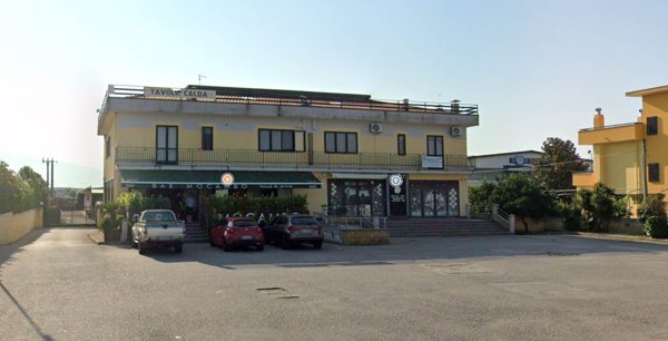 locale commerciale in vendita ad Eboli