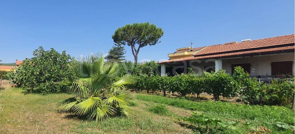 casa indipendente in vendita ad Eboli
