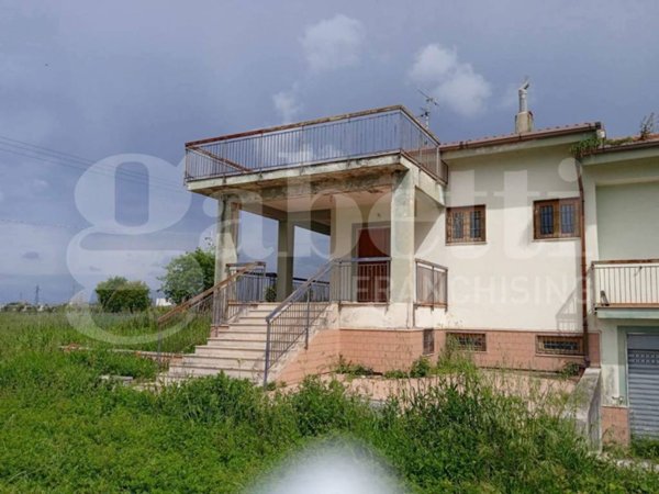 casa indipendente in vendita ad Eboli in zona Boscariello