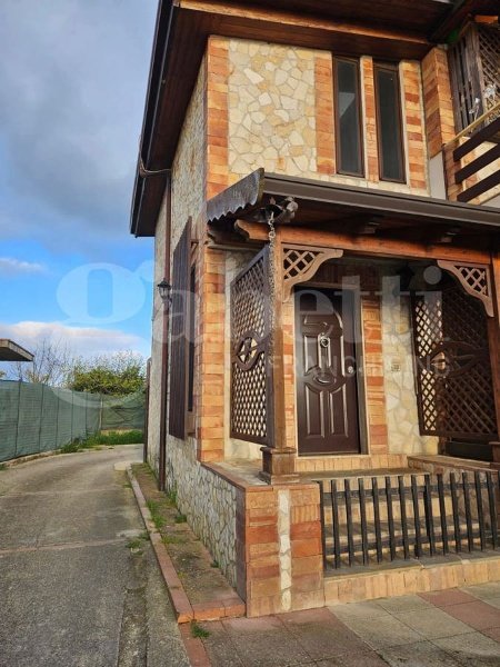 casa indipendente in vendita ad Eboli