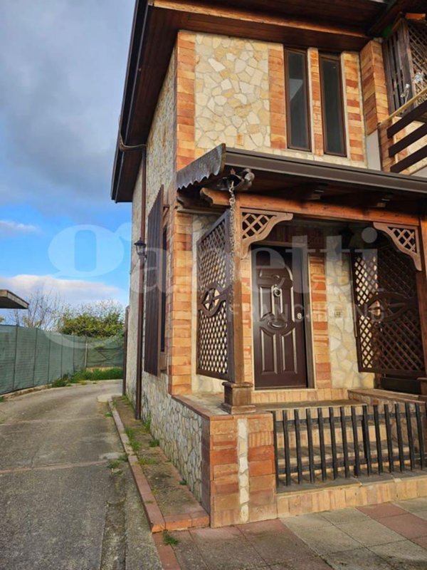 casa indipendente in vendita ad Eboli