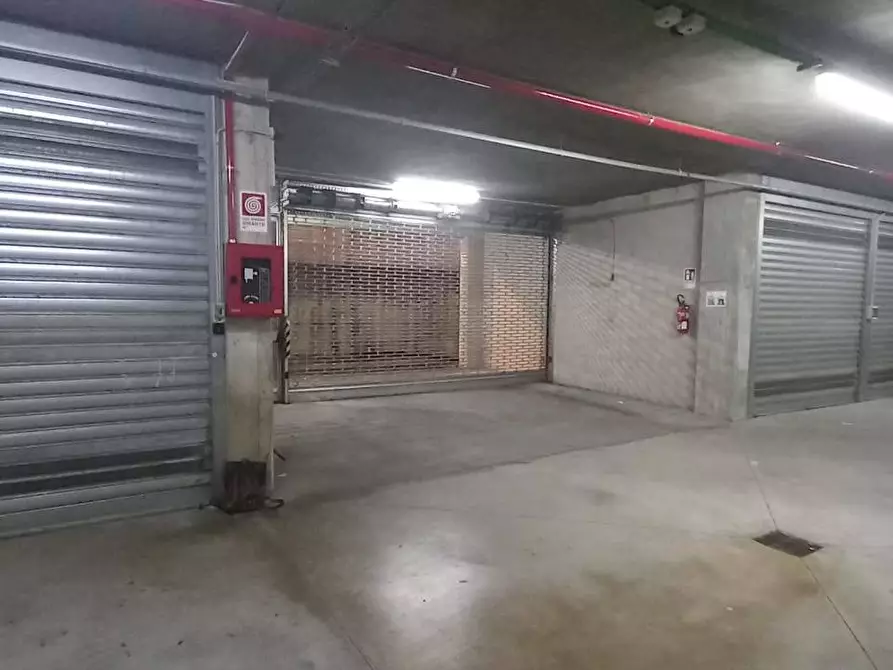 locale di sgombero in vendita ad Eboli