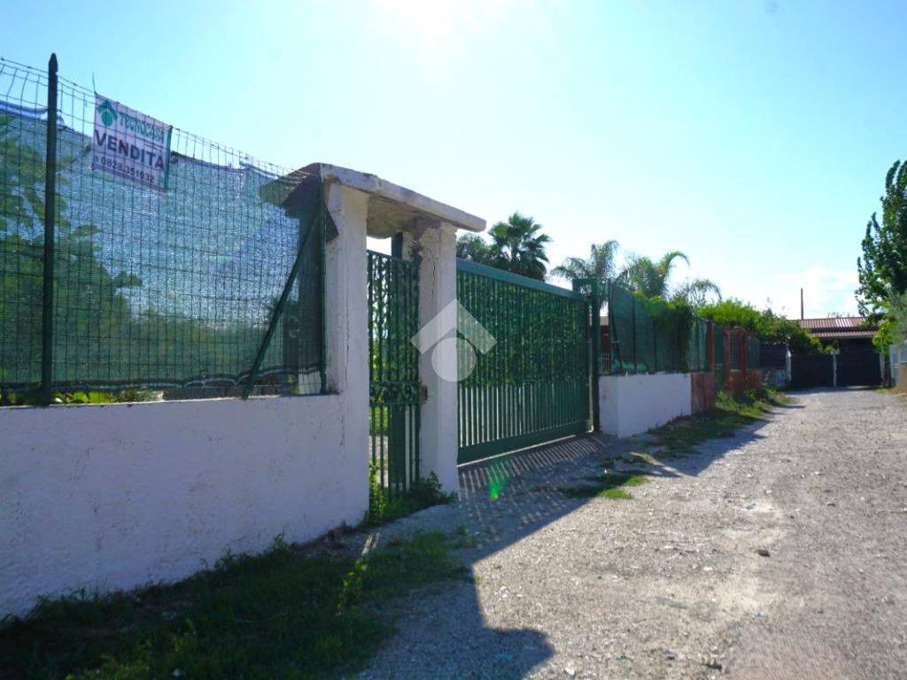 terreno agricolo in vendita ad Eboli in zona Campolongo