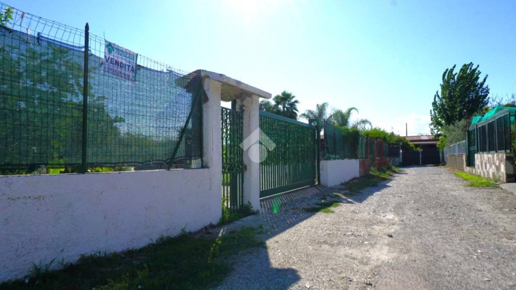 terreno agricolo in vendita ad Eboli in zona Campolongo