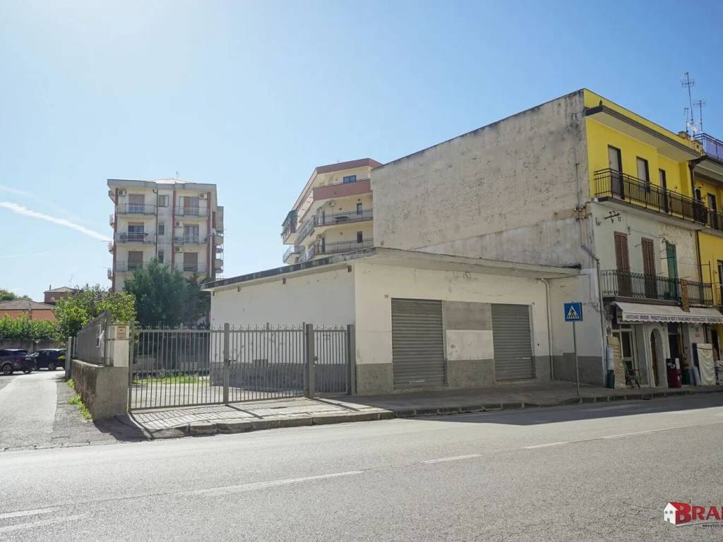negozio in vendita ad Eboli