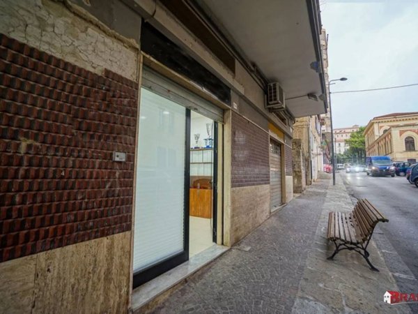negozio in vendita ad Eboli