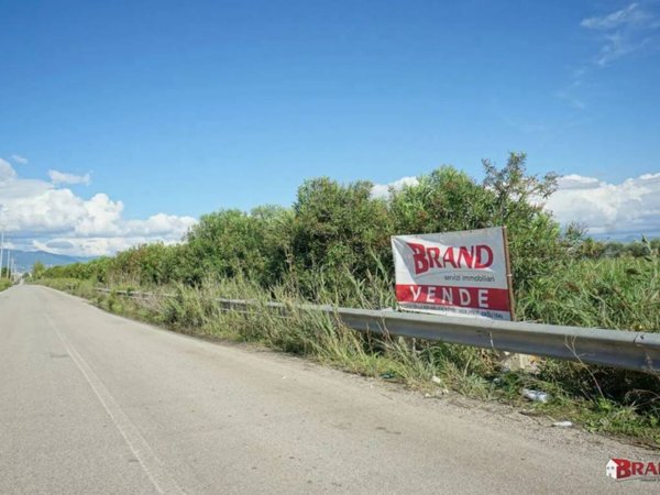 terreno agricolo in vendita ad Eboli in zona Campolongo