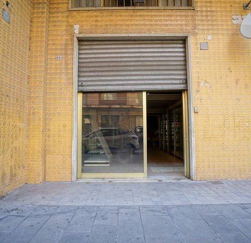 negozio in vendita ad Eboli