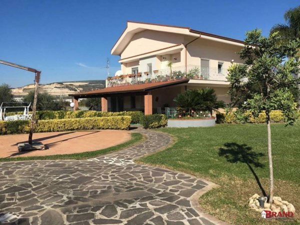 casa indipendente in vendita ad Eboli