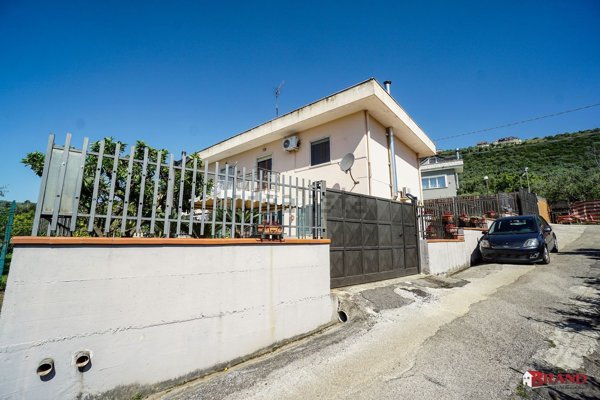 casa indipendente in vendita ad Eboli