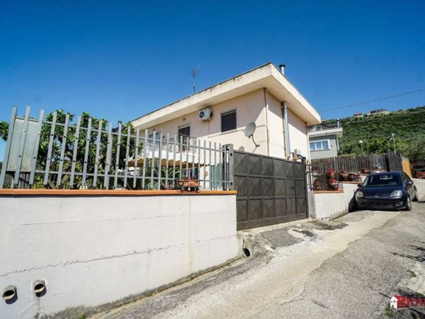 casa indipendente in vendita ad Eboli