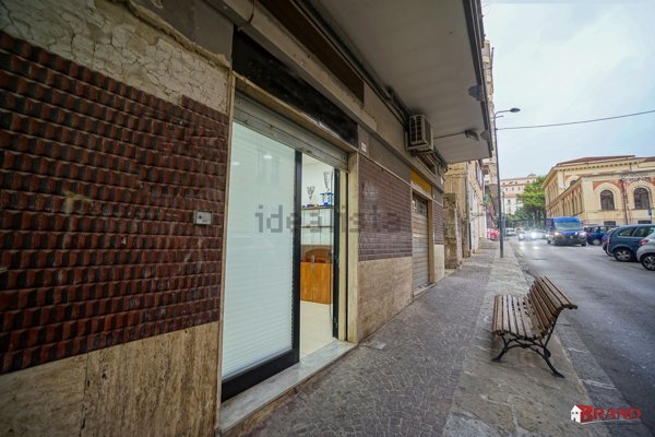 locale commerciale in vendita ad Eboli