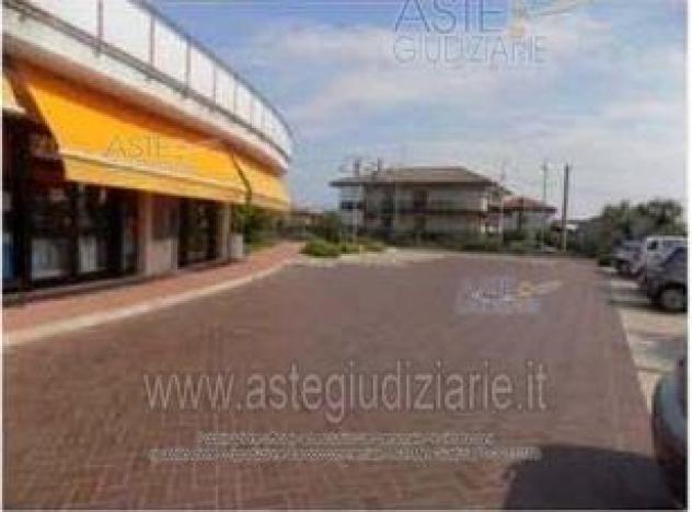 locale commerciale in vendita ad Eboli in zona Corno d'Oro