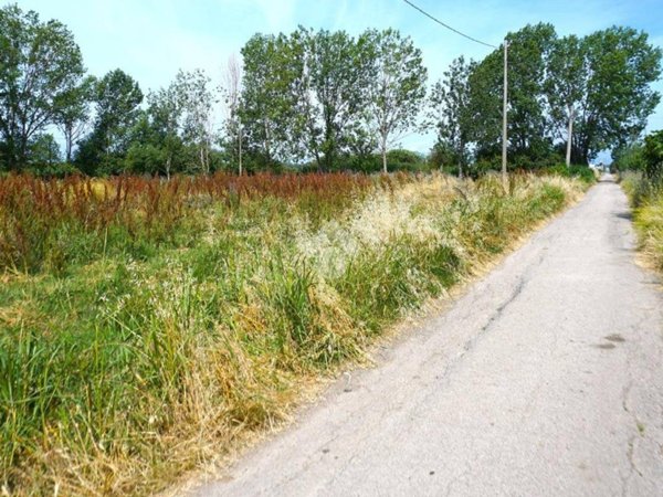 terreno agricolo in vendita ad Eboli in zona Campolongo