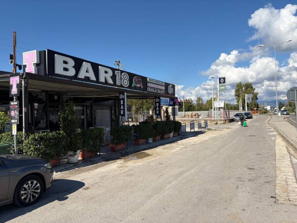 negozio in vendita ad Eboli in zona Corno d'Oro