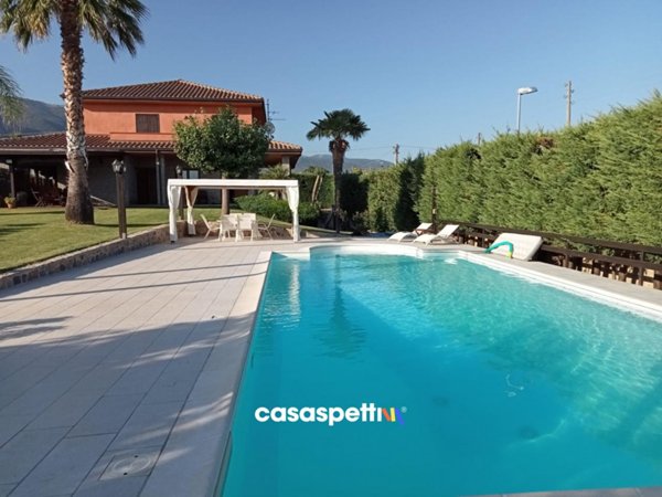 casa indipendente in vendita ad Eboli