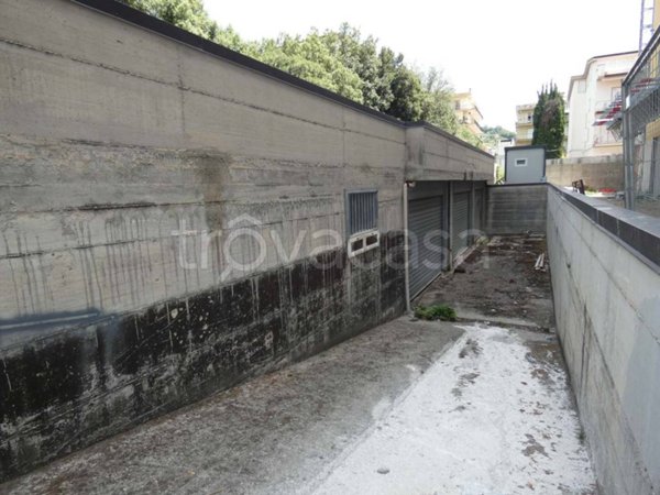 negozio in vendita ad Eboli