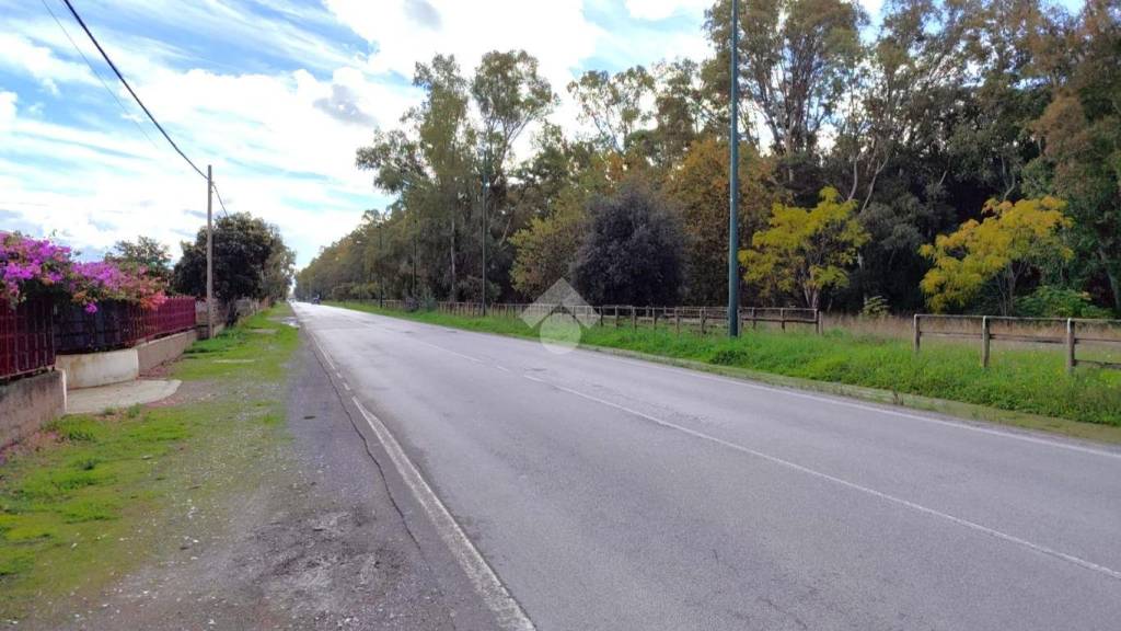 terreno agricolo in vendita ad Eboli in zona Campolongo