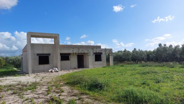 casa indipendente in vendita ad Eboli
