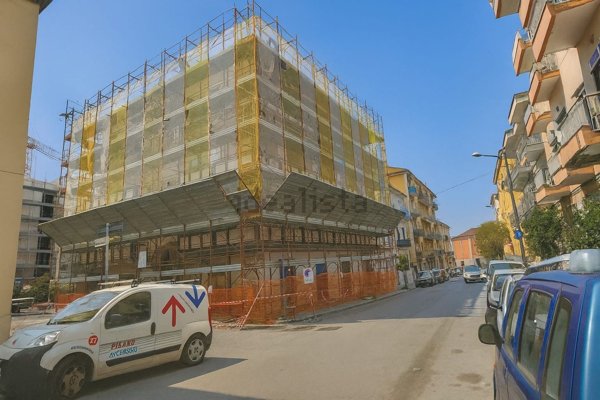 locale commerciale in vendita ad Eboli